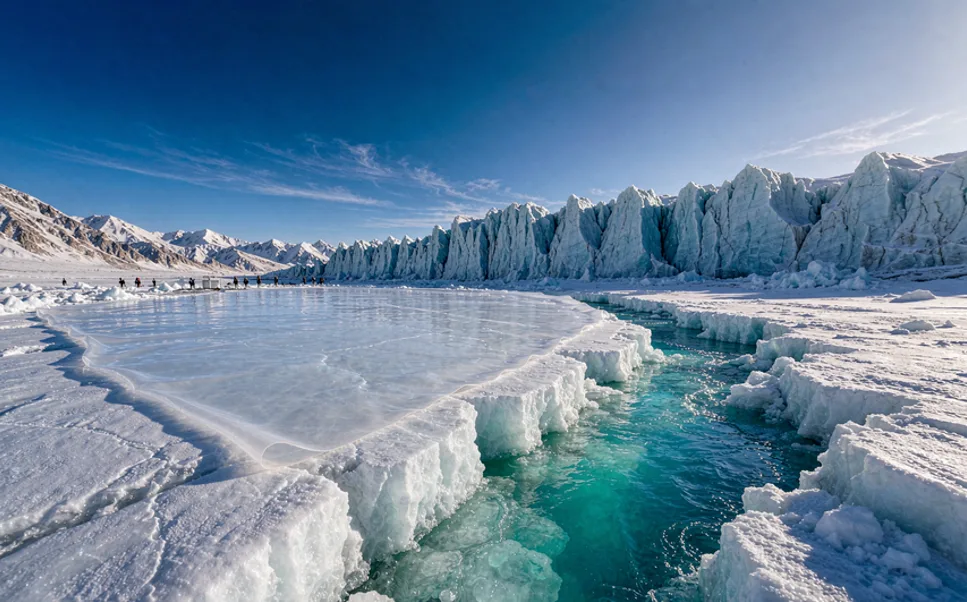 把反射—辐射功能"种"进冰雪表面以减缓冰川消融,是极具想象力的前沿方向。